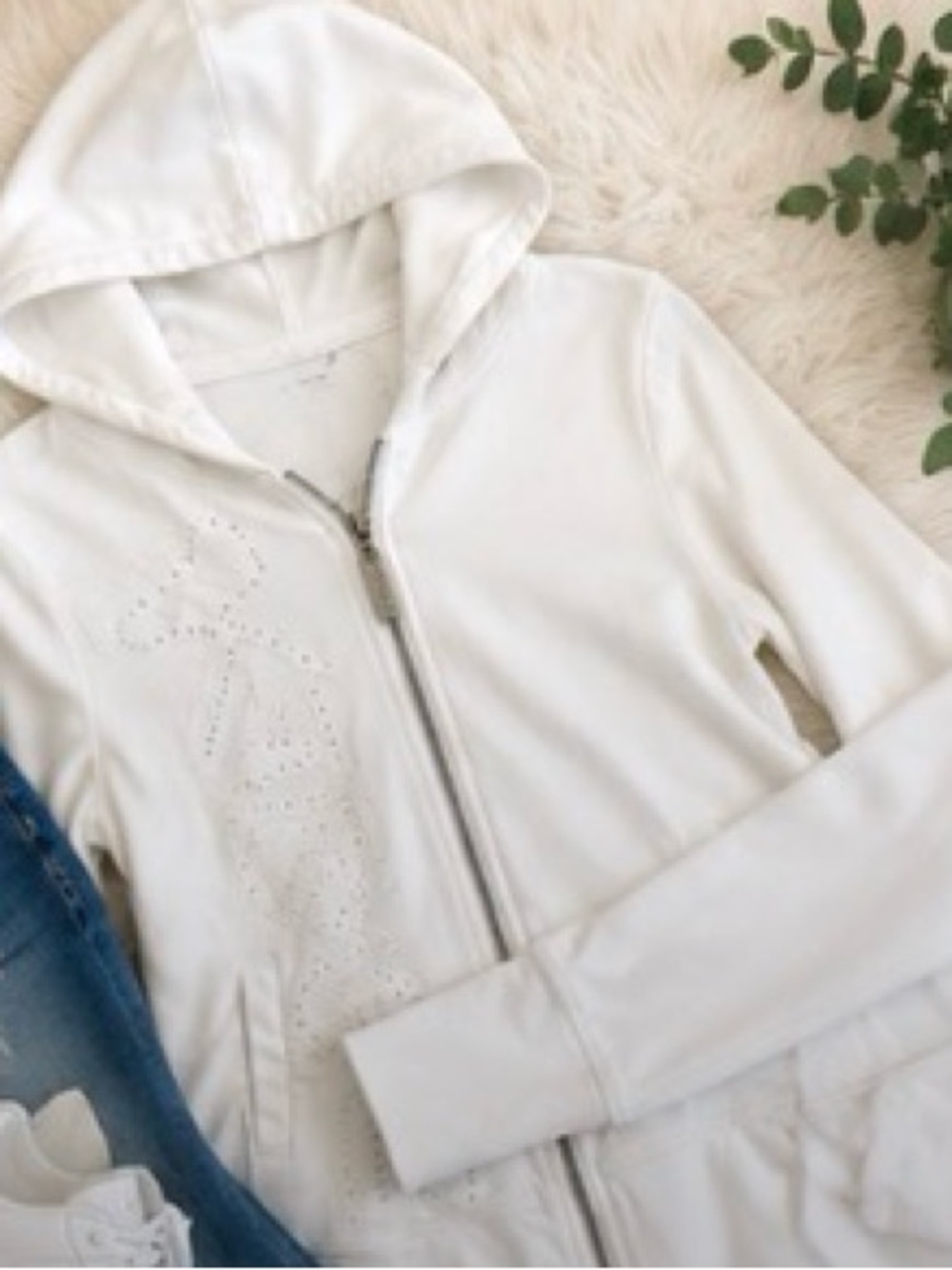 Kitson LA White Zip-Up Hoodie | Rhinestone Logo | Women's Medium